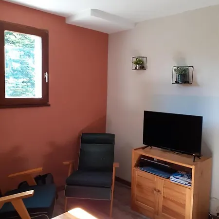 Agreable A 5 Mn Du Centre Du Village Apartman
